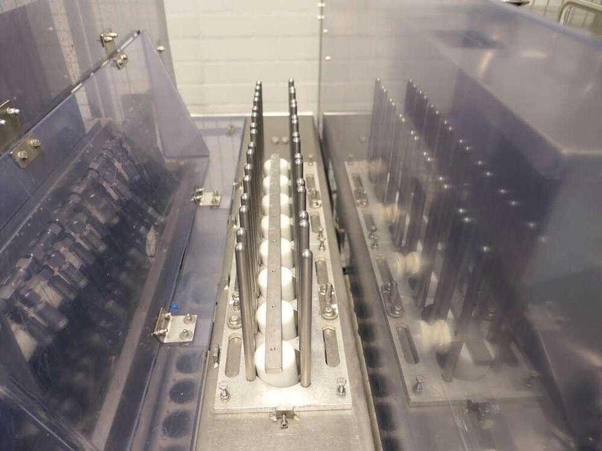 Used Grunwald filling- & closing machine