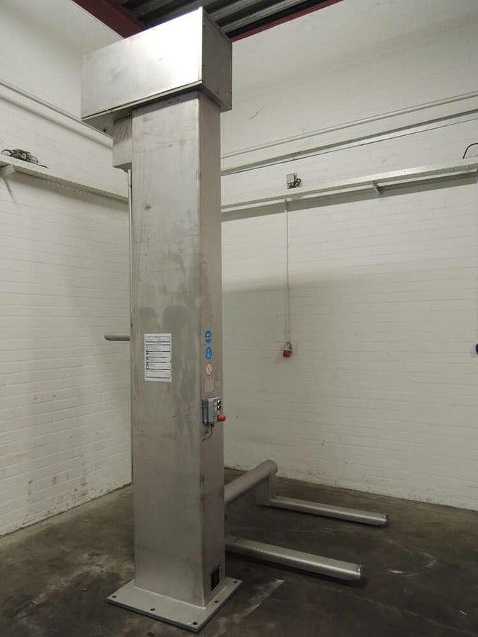 Used Carnitech Lifter