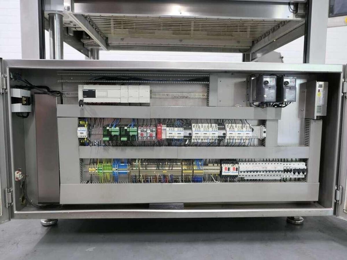 Used Webomatic belt vacuum machine