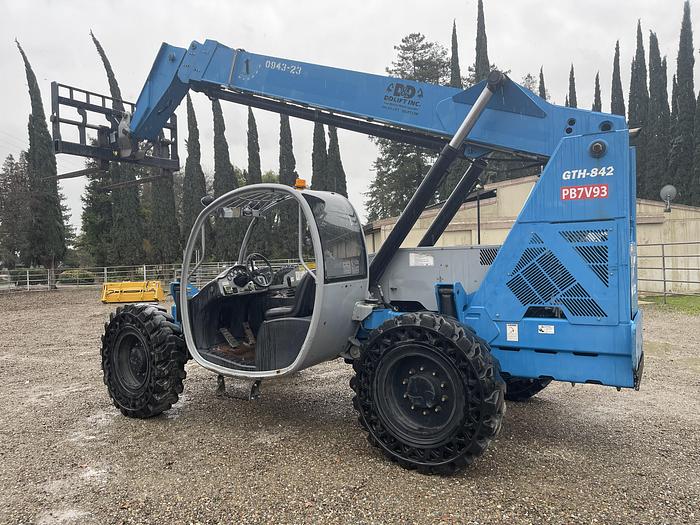 Used 2008 GENIE GTH842