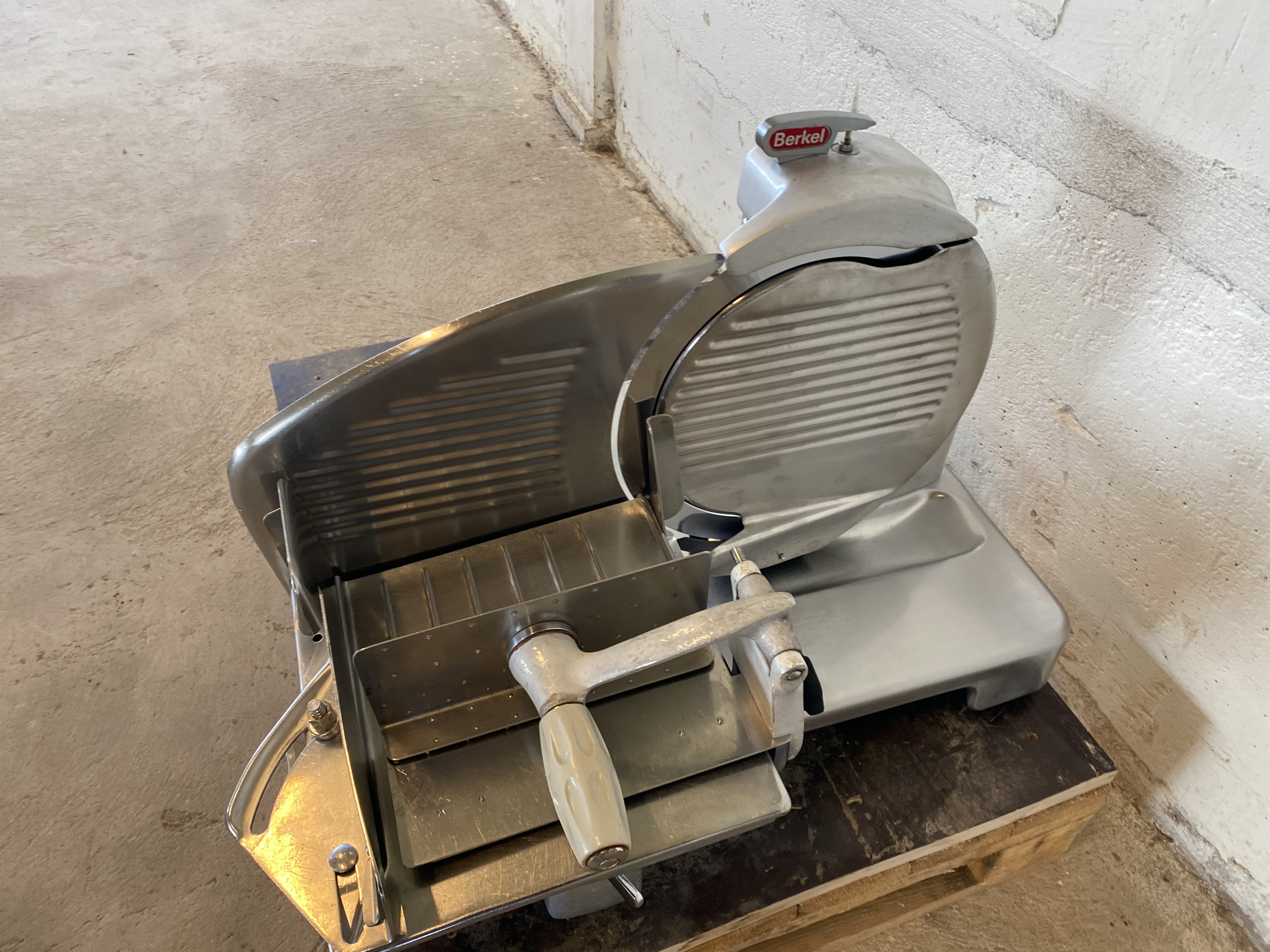 Begagnad #1462 Skärmaskin Berkel 834