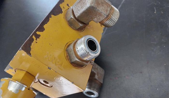 Usado Válvula Controle de Freio Caterpillar 334-8054 / 390-9225