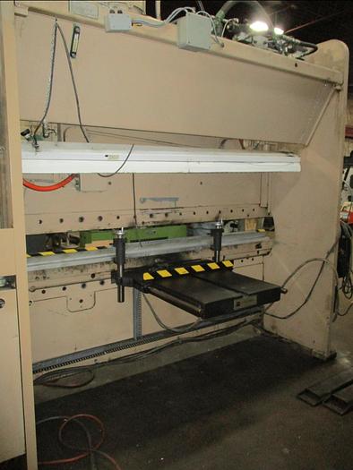 Used 135 TON X 10', CINCINNATI, CNC HYDRAULIC PRESS BRAKE