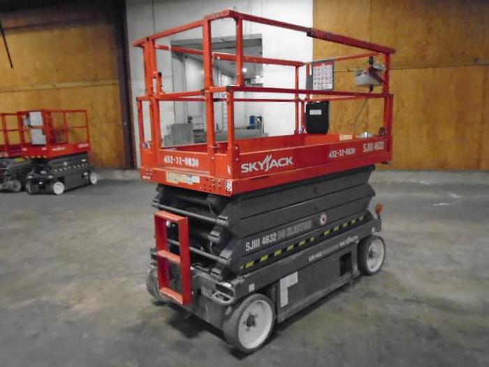 Used 2013 SKYJACK SJIII 4632 2WD DC Scissor Lift