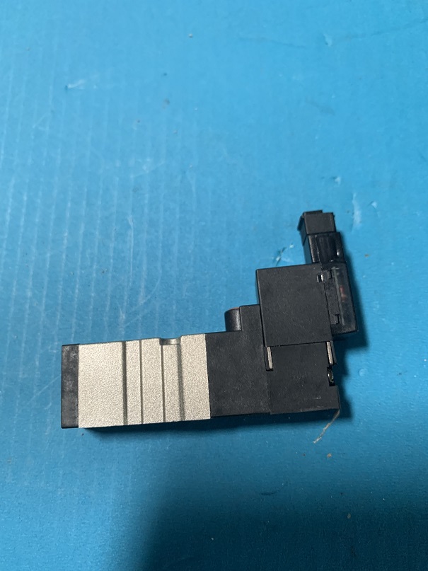 Used SMC Solenoid Valve VJ3143