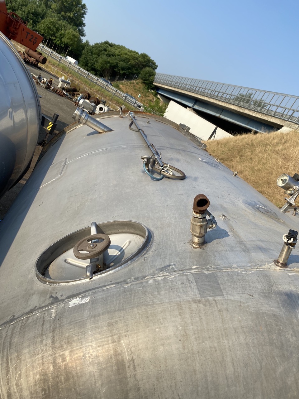 Usato Serbatoio con agitatore, da 27600 Litri