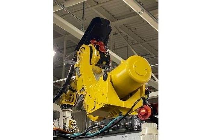 Used FANUC R2000iB/200R WITH R30iA CONTROLLER