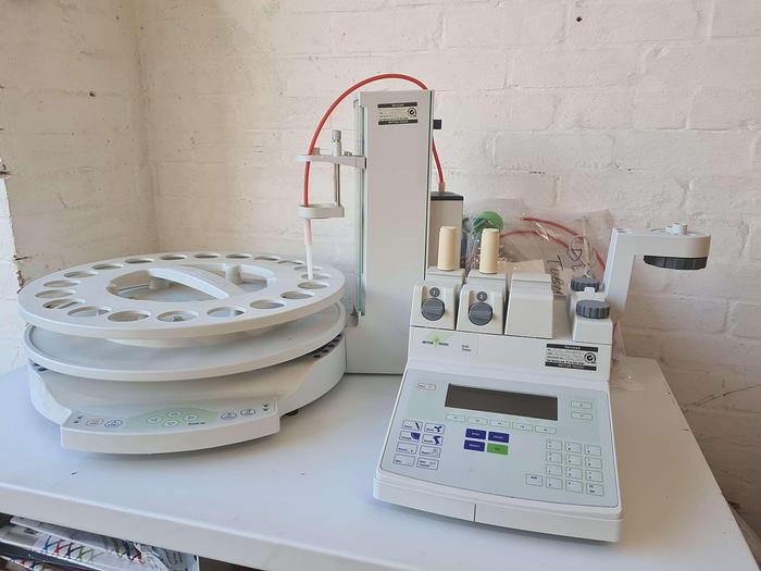 Used Mettler Toledo DL 53 Titrator with Rondo Sample Changer