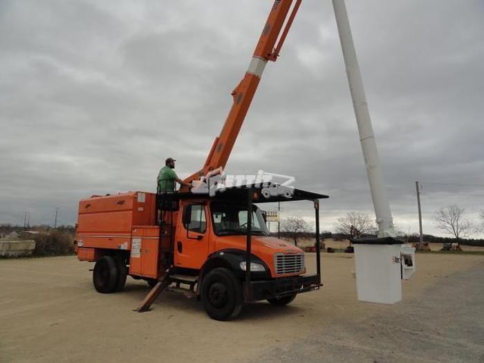 Used 2011 FREIGHTLINER BUSINESS CLASS M2 106