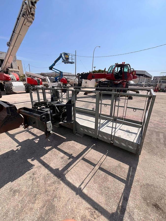 Usado MANITOU 2540 MRT PRIVILEGE TURBO