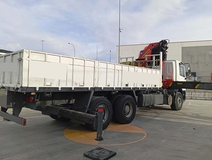 Usado PALFINGER PK 44002G SOBRE CAMIÓN DAF