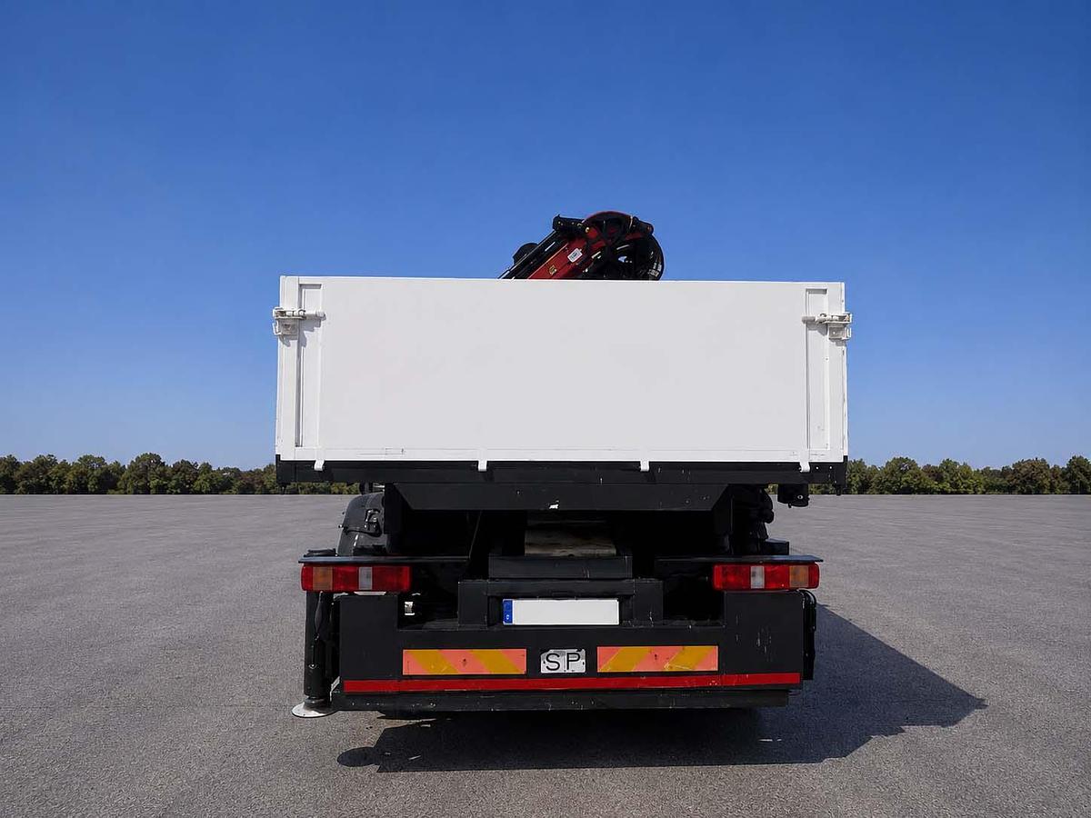 Usado 2023 PALFINGER PK 53002 SH + JIB SOBRE CABEZA TRACTORA VOLVO