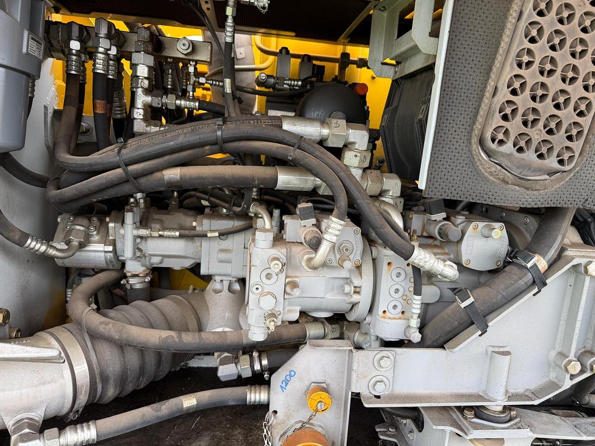 Usado 2017 LIEBHERR LTM 1200-5.1