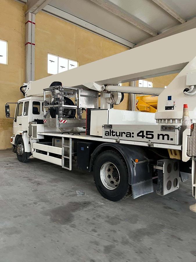 Usado 2004 WUMAG WT 450