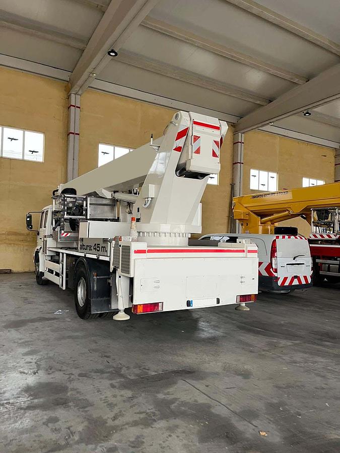 Usado 2004 WUMAG WT 450