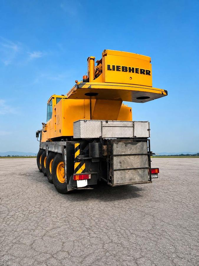 Usado 1997 LIEBHERR LTM 1090-2