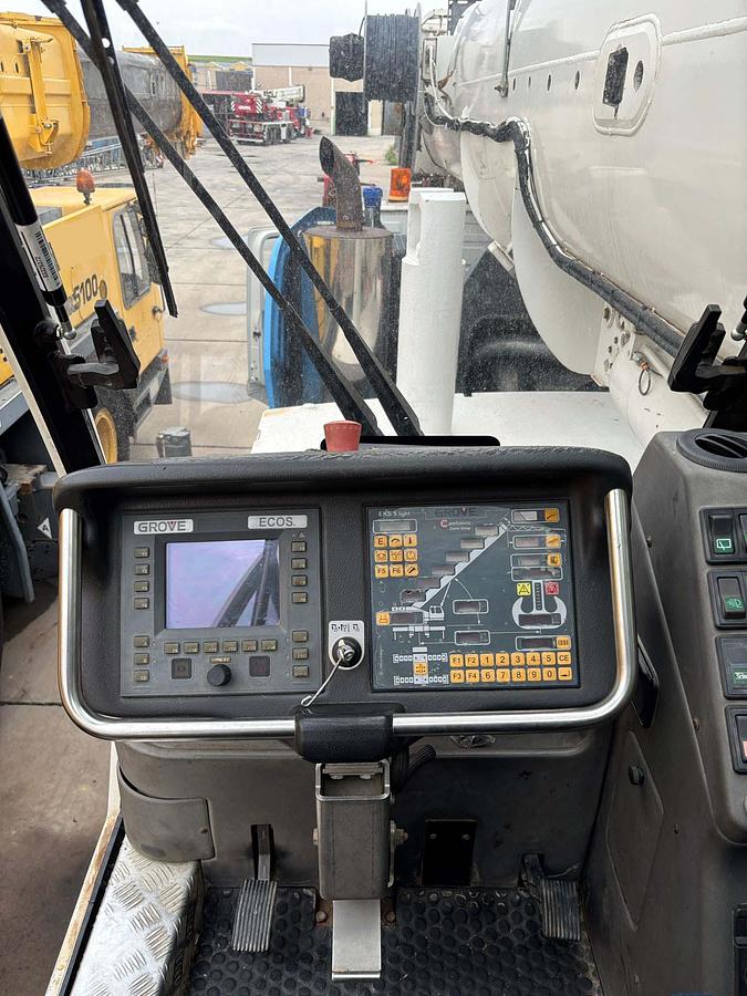 Usado 2007 GROVE GMK 4100L