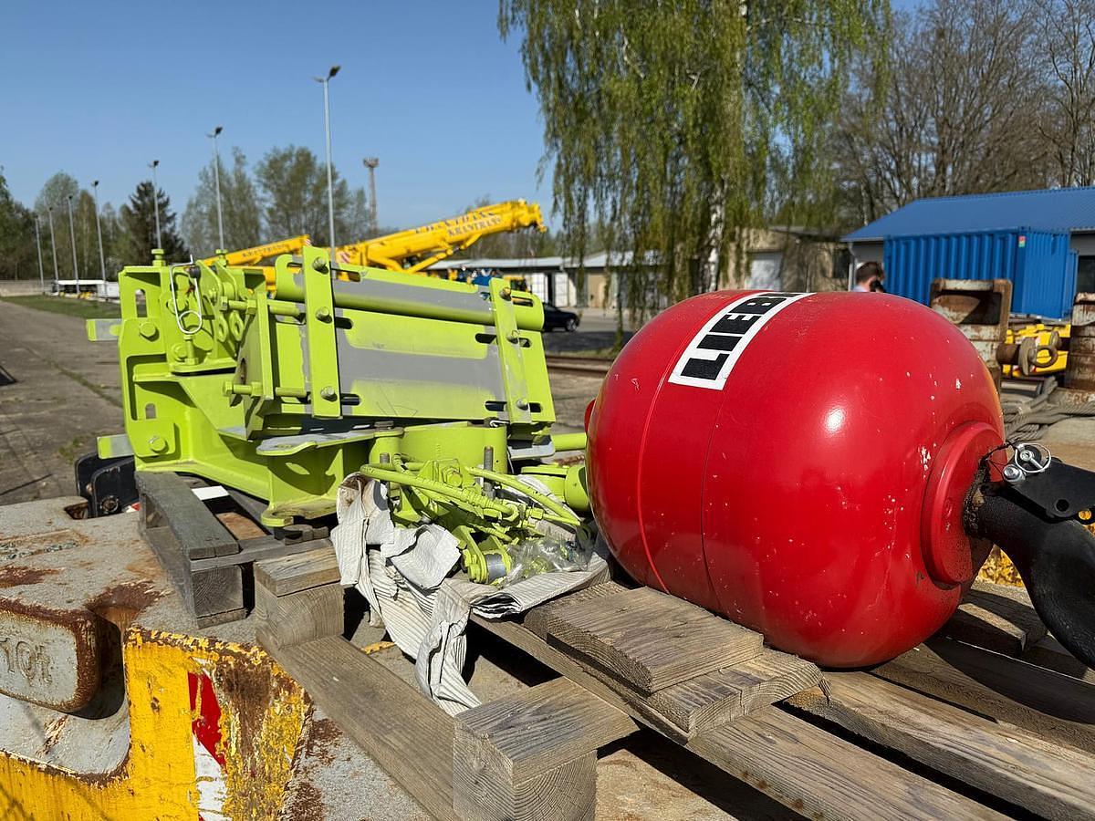 LOTE DE PLUMÍN LIEBHERR + ACCESORIOS