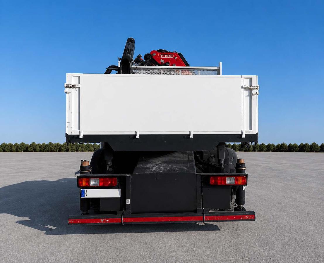 Usado 2023 FASSI F545RA.2.26 XE DYNAMIC + JIB SOBRE CABEZA TRACTORA VOLVO