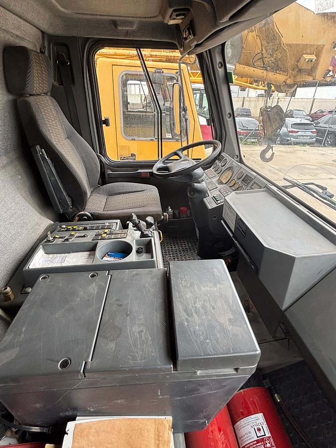 Usado 2002 GROVE GMK 5100