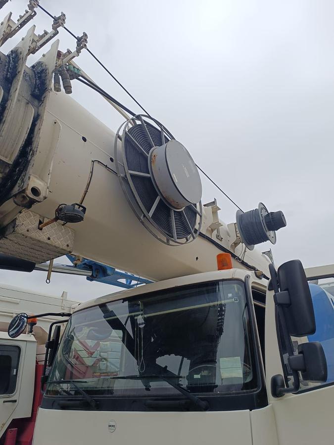 Usado 2007 GROVE GMK 4100L