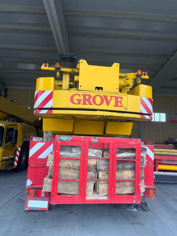 Usado 2002 GROVE GMK 3050