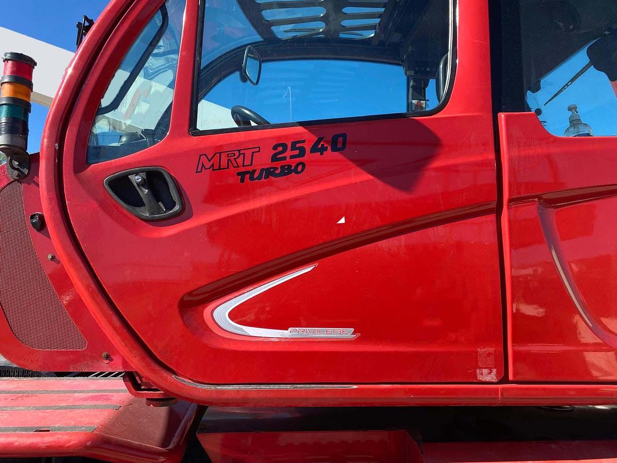 Usado MANITOU 2540 MRT PRIVILEGE TURBO