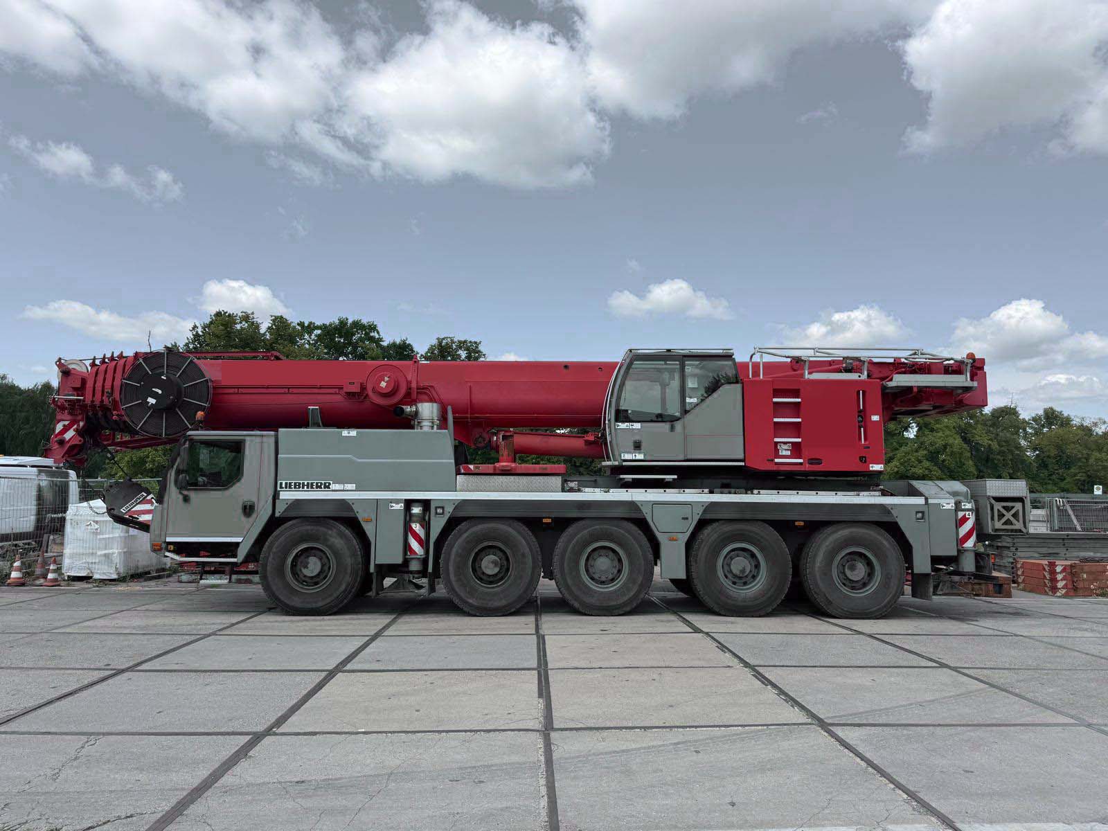 Usado 2013 LIEBHERR LTM 1130-5.1