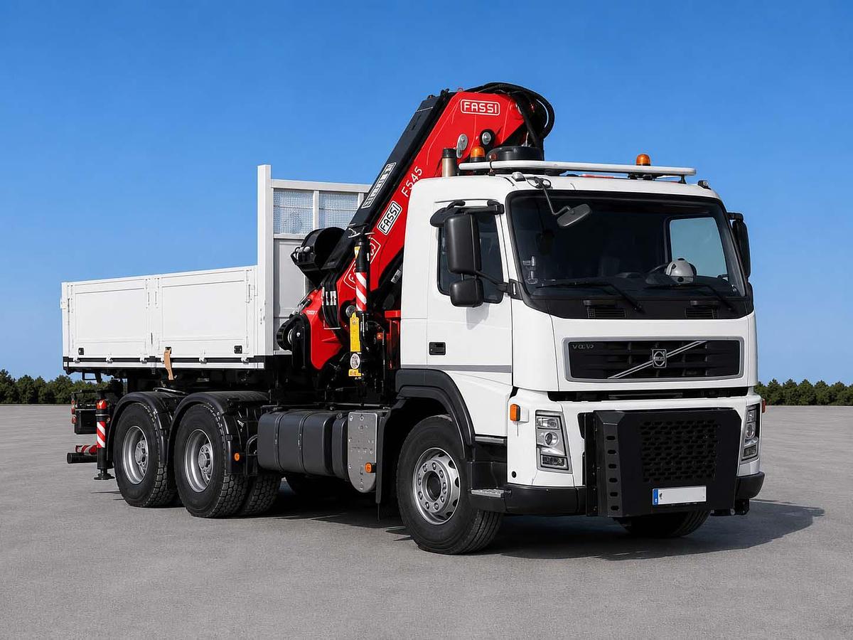 Usado 2023 FASSI F545RA.2.26 XE DYNAMIC + JIB SOBRE CABEZA TRACTORA VOLVO