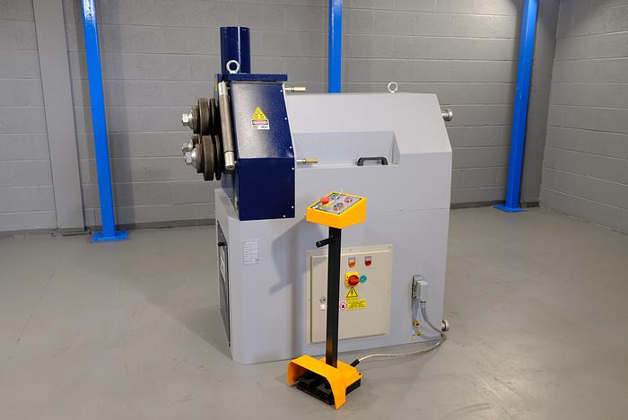 UZMA HPK 60 section roller hydraulic operation