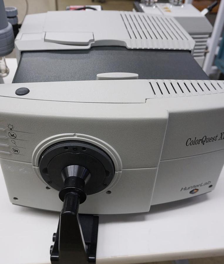 Used Hunterlab Colorquest XE color spectrophotometer