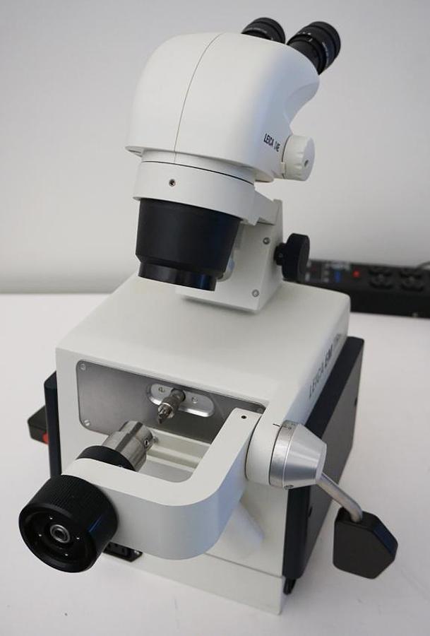 Refurbished Leica EM TRIM with S4E stereozoom microscopex