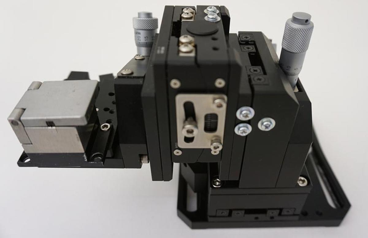 Preowned Suruga Seiki E2200B-L 6 axis Optical Alignment Stage