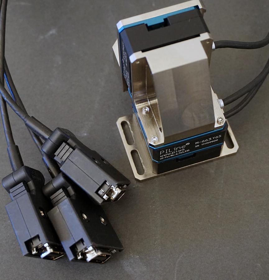 Used PI Physik M-663.465 3 axis micropositioning piezo stage with C-867, C-867.260 controllers