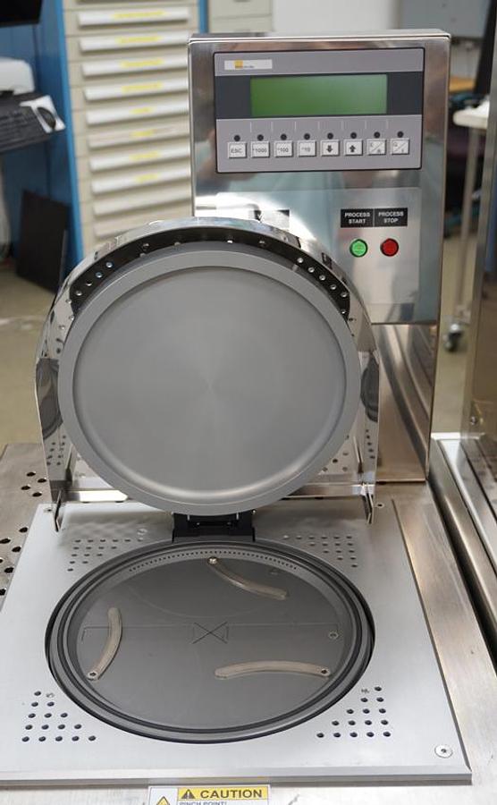 Preowned 2008 Suss Microtec Delta 80RC T3 HMDS Spin Coater with Hot plate and HMDS module