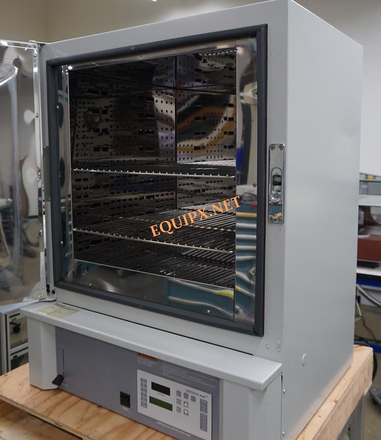 Used Despatch LAC1-38A-5 forced air oven with Protocol Plus programmer 35-260C, 19x18x19, 120v