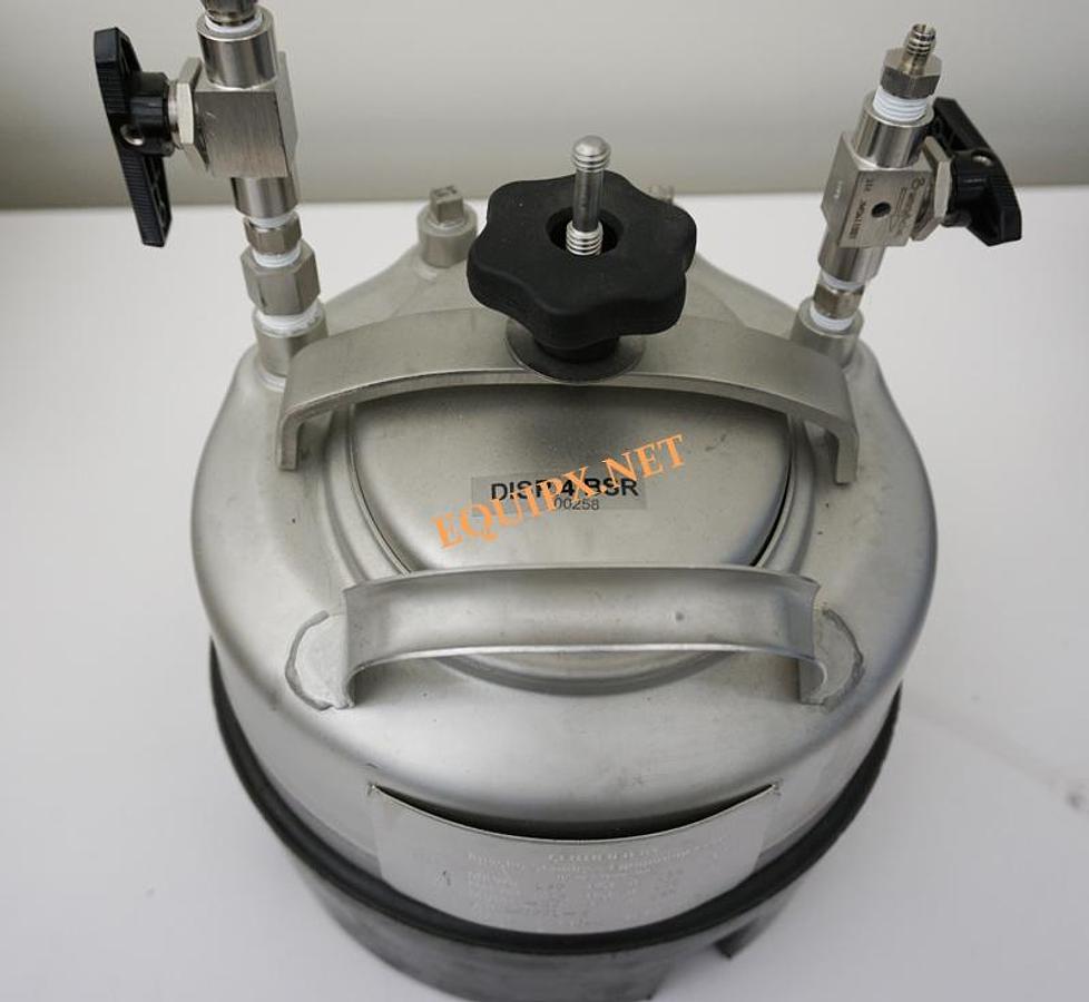 Used CEE 200FX Coater for substrates up to 450mm or 14in x14in square with cabinet