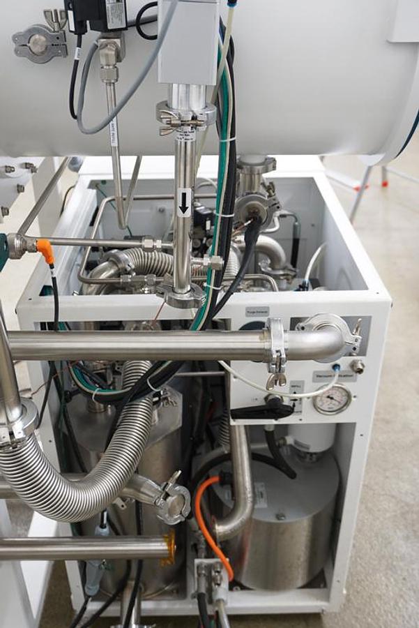 Refurbished 2019 Mbraun MB200B 4 port glovebox and MB20 gas purifier with MB-OX Oxygen Analyzer, dewpoint monitor, and Activated Charcoal Solvent Removal System (2019)