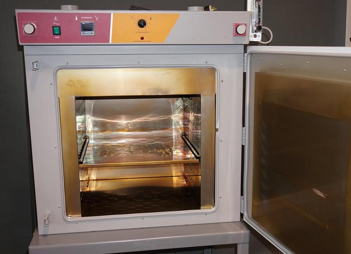 Used Shellab HF2-2 forced air oven with inert atmosphere max 300C (572F), 220v