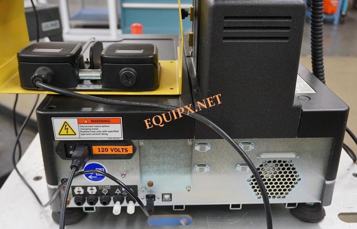 Used Instron 68SC-05 Single Column Materials Testing System with 112lb(500N) force capacity, 500N load cell, 500N grips, and Touch Screen with Bluehill Universal (2022)