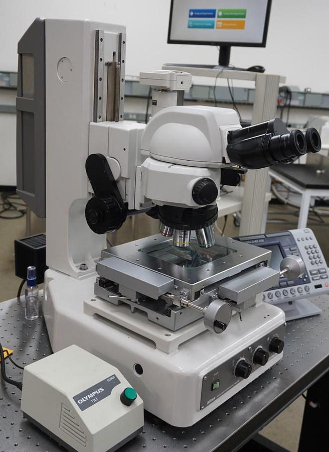 Refurbished Nikon MM800 Measuring Microscope with brightfield and darkfield observation