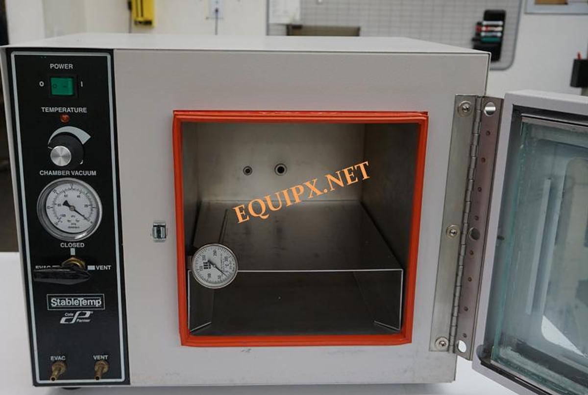Used Thermo 6259-Cole Parmer vacuum oven 0.7 cu ft, max temp 220C, 110v