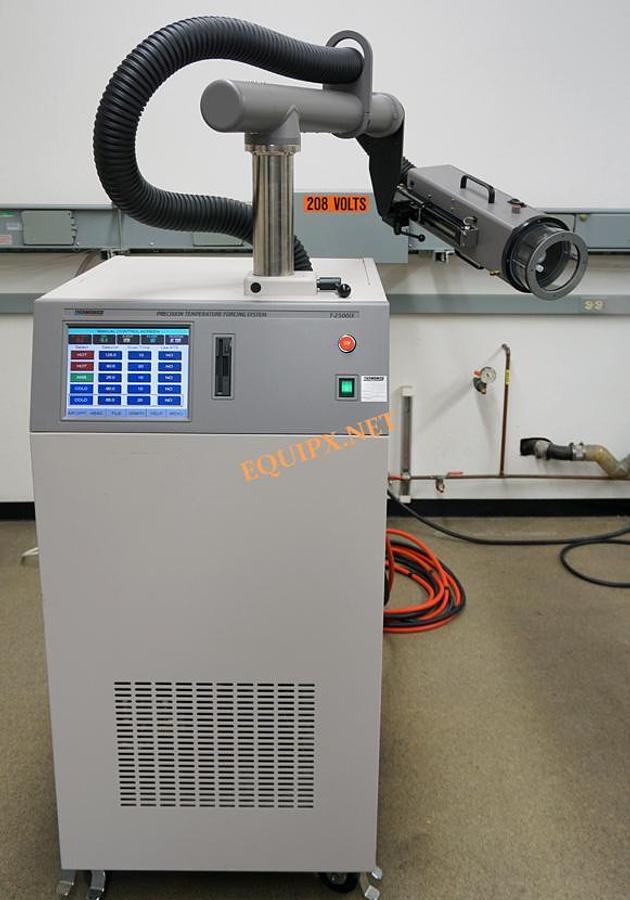 Used Thermonics T2500IX temperature forcing system -100C to 125C
