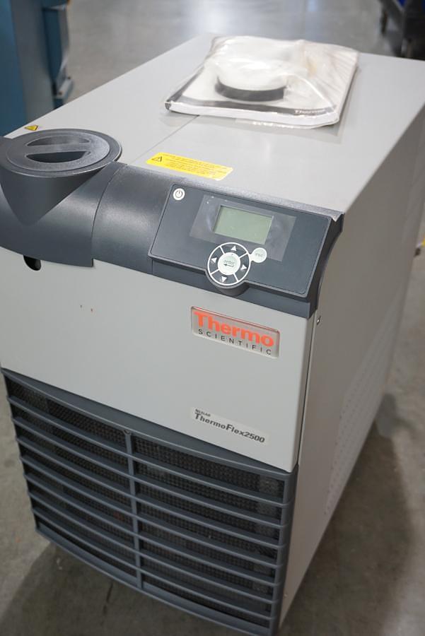 Thermo Neslab Thermoflex 2500 air cooled chiller, 2500w, 5-90C, 230v *NEW*