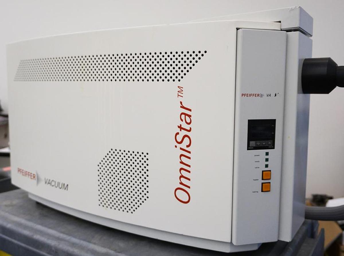 Refurbished Pfeiffer Omnistar GSD 300 O2 Benchtop Mass Spectrometer Gas Analyzer range 0-200amu
