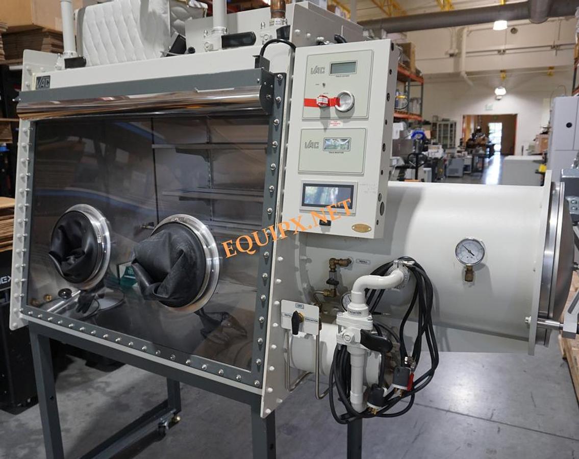 Used VAC OMNI-LAB 2 port Glovebox with oxygen and moisture monitoring (2010)