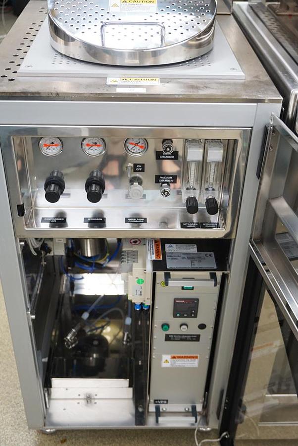 Preowned 2008 Suss Microtec Delta 80RC T3 HMDS Spin Coater with Hot plate and HMDS module