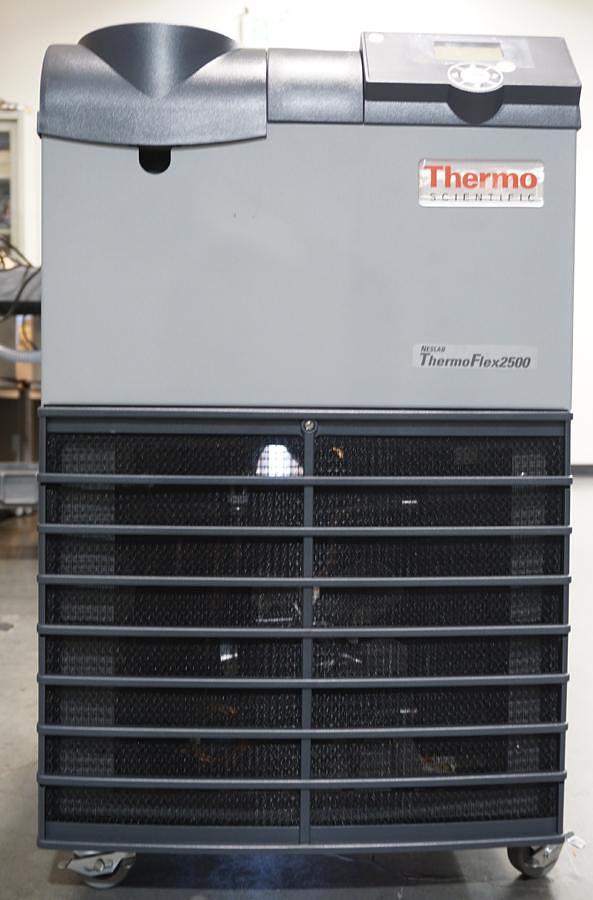 Thermo Neslab Thermoflex 2500 air cooled chiller, 2500w, 5-90C, 230v *NEW*