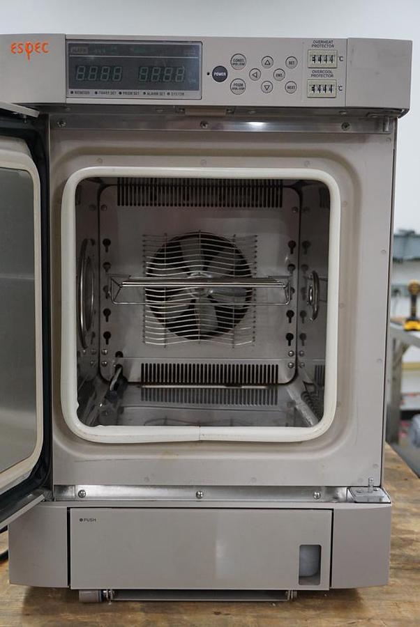 Refurbished 2005 Espec SH-221 Temperature & Humidity Chamber