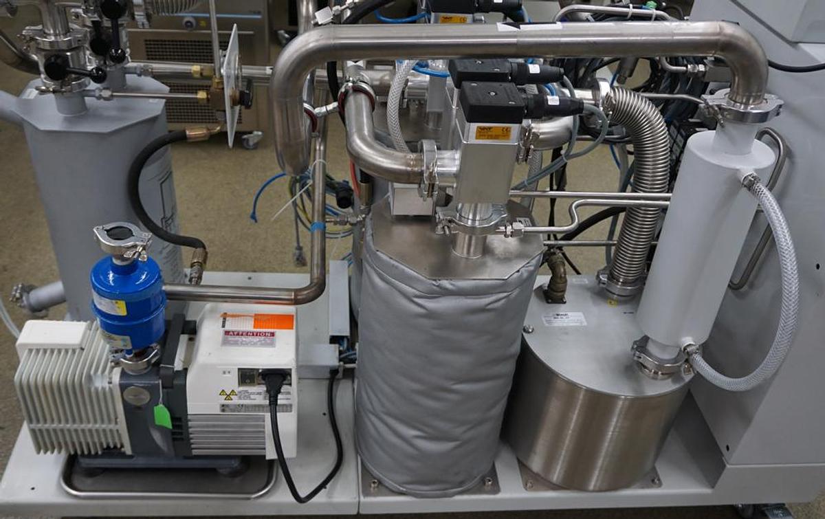 Used Mbraun Labmaster MB200 dual sided glovebox with Angstrom Engineering thermal evaporator (2010)